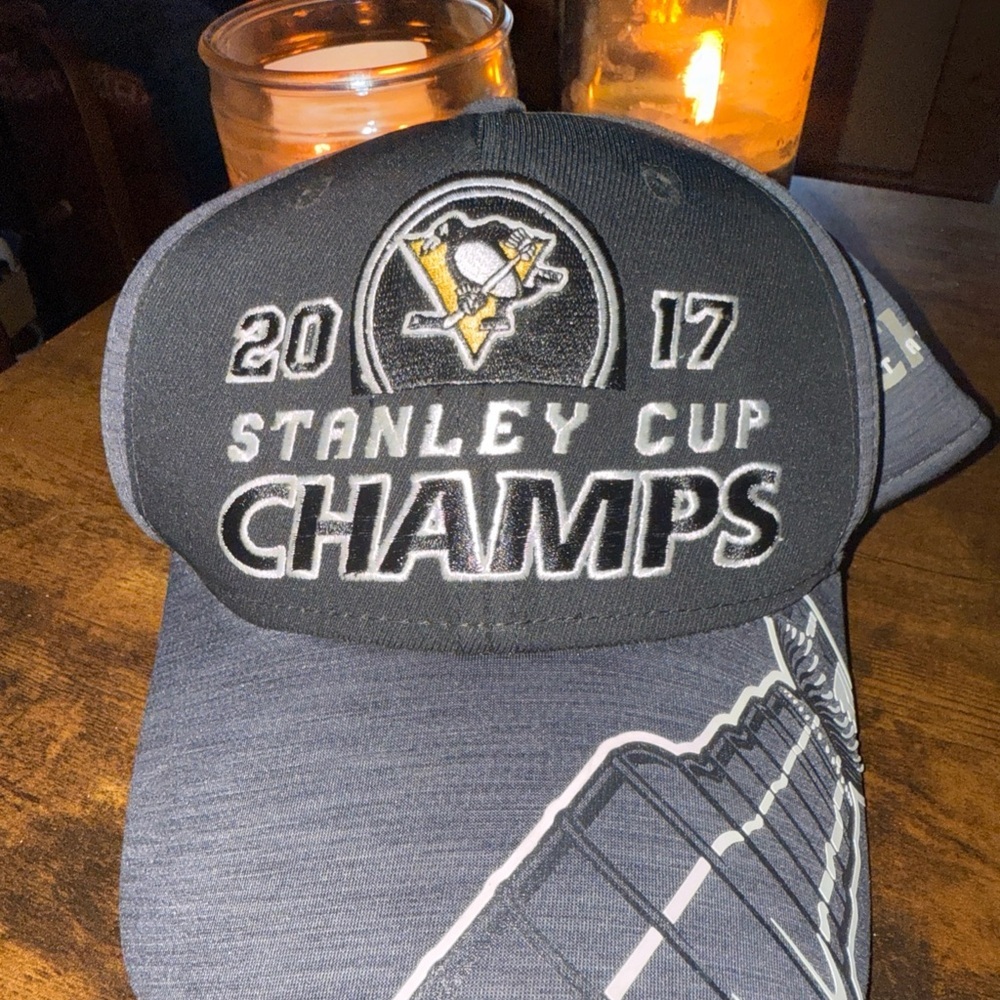 Stanley Cup Champs Black Cap 2017. (TW 1)